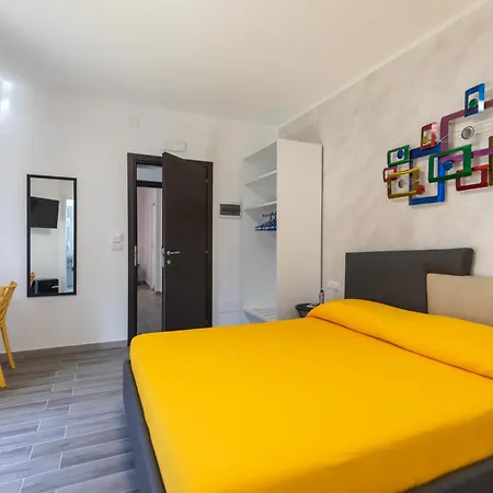 Bed & Breakfast Residenza Saint Tropez 3*