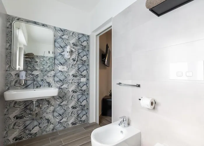 לינה וארוחת בוקר Residenza Saint Tropez סנטה דומניקה